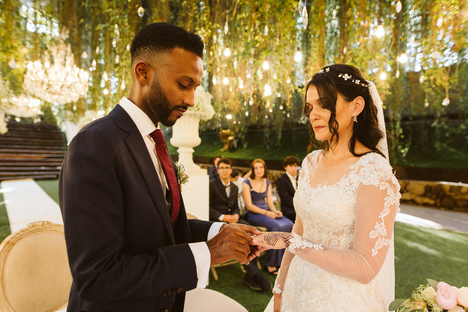 quinta lago dos cisnes romantic indian wedding 049