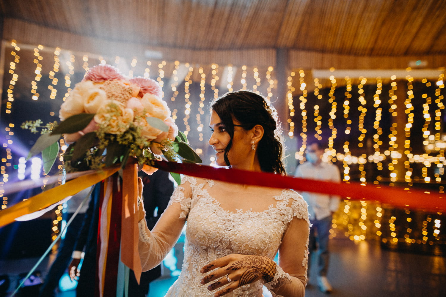 quinta lago dos cisnes romantic indian wedding 093